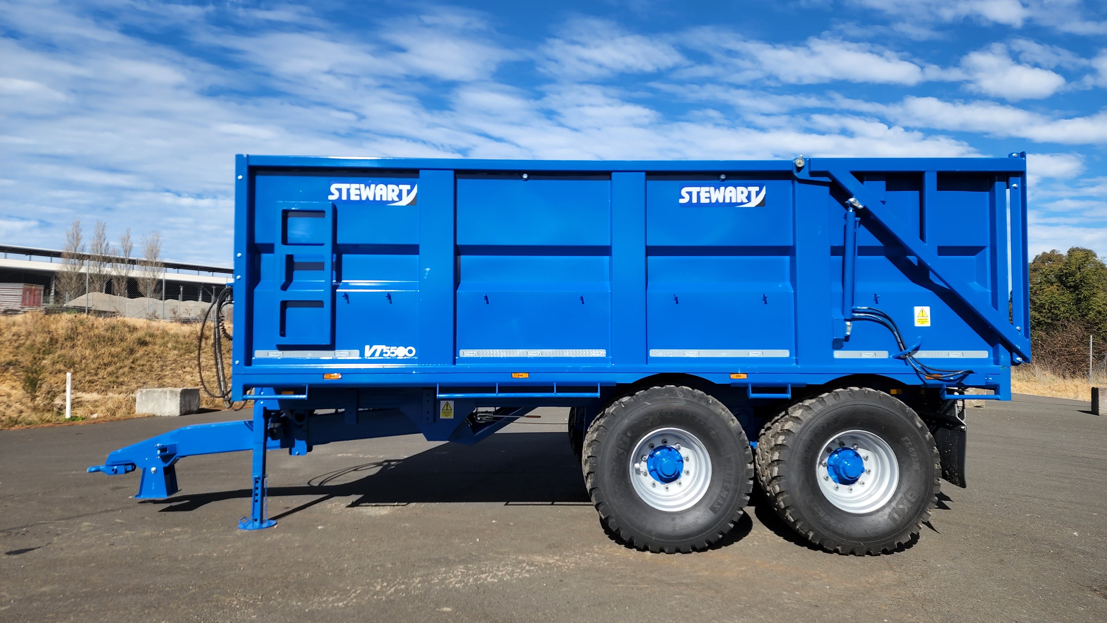 VT-5500 Versatile Farm Trailer - Silage / Grain / Gravel / Hay