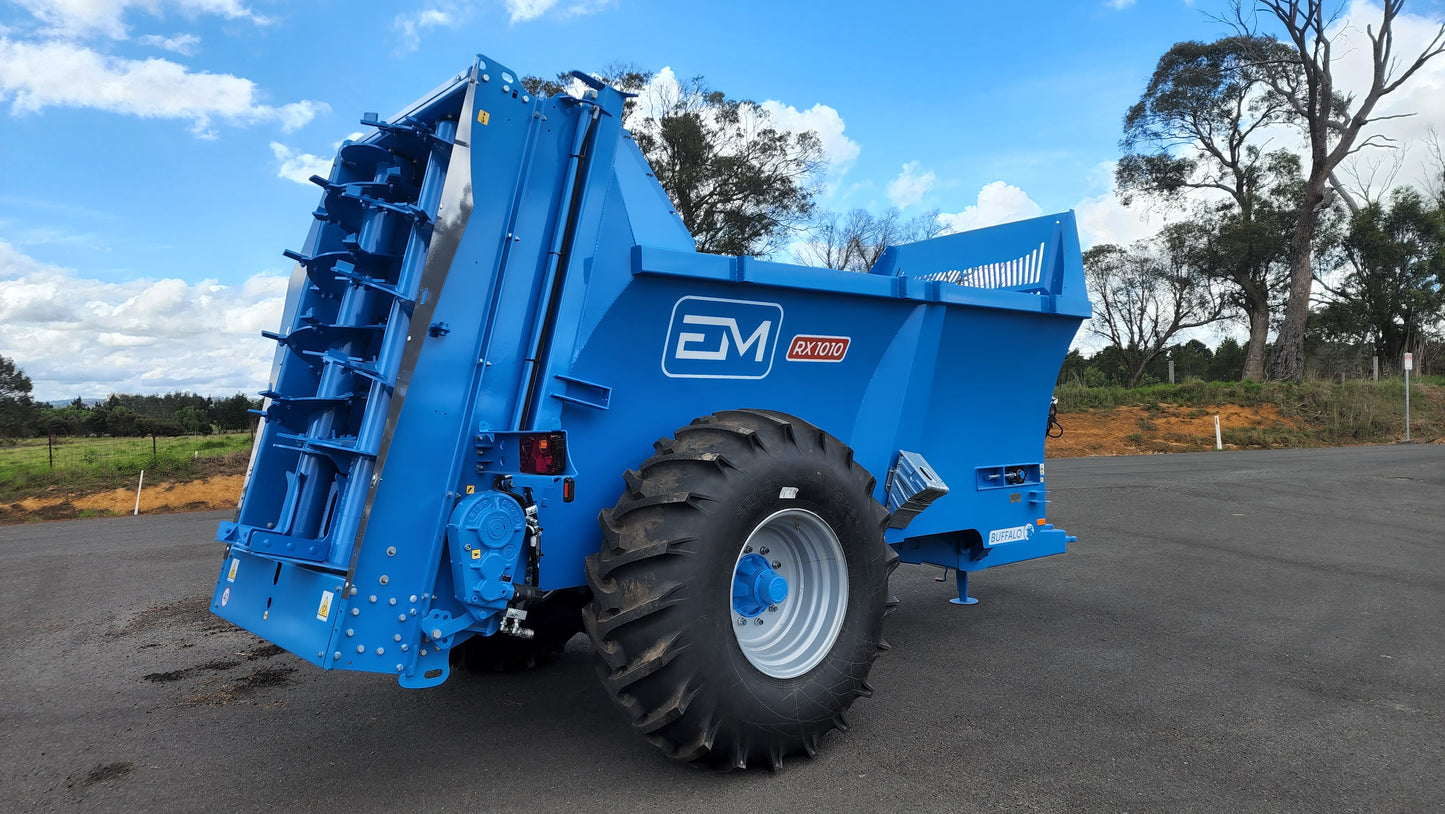 Buffalo RX-1010 Manure Spreader