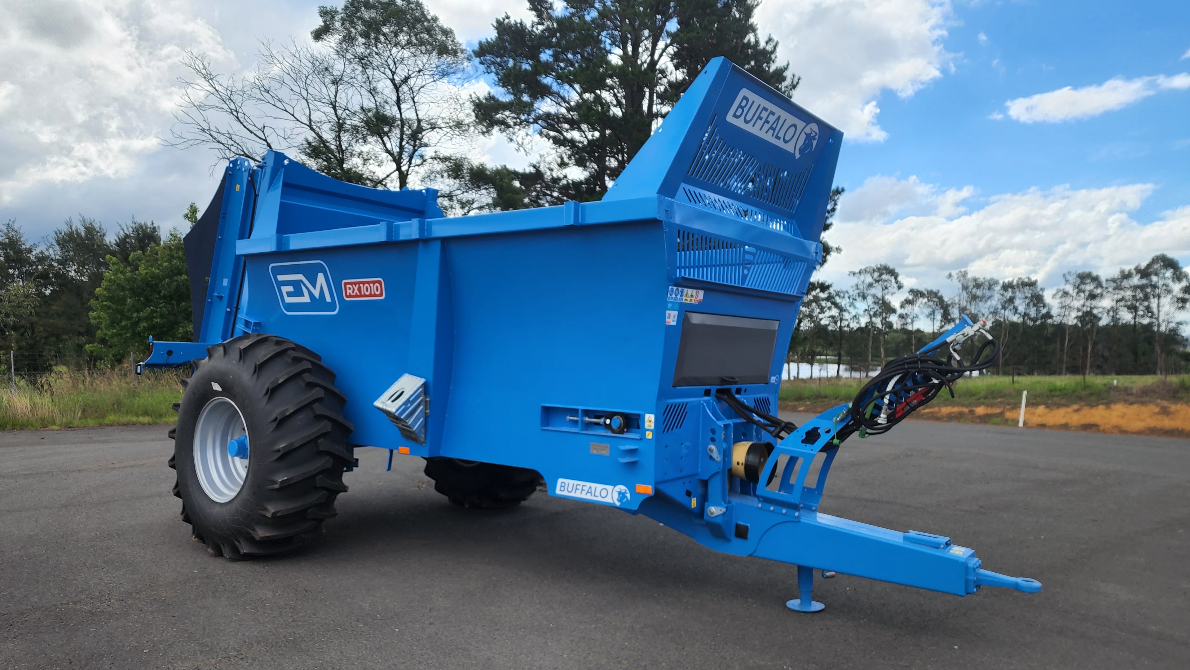 Buffalo RX-1010 Manure Spreader