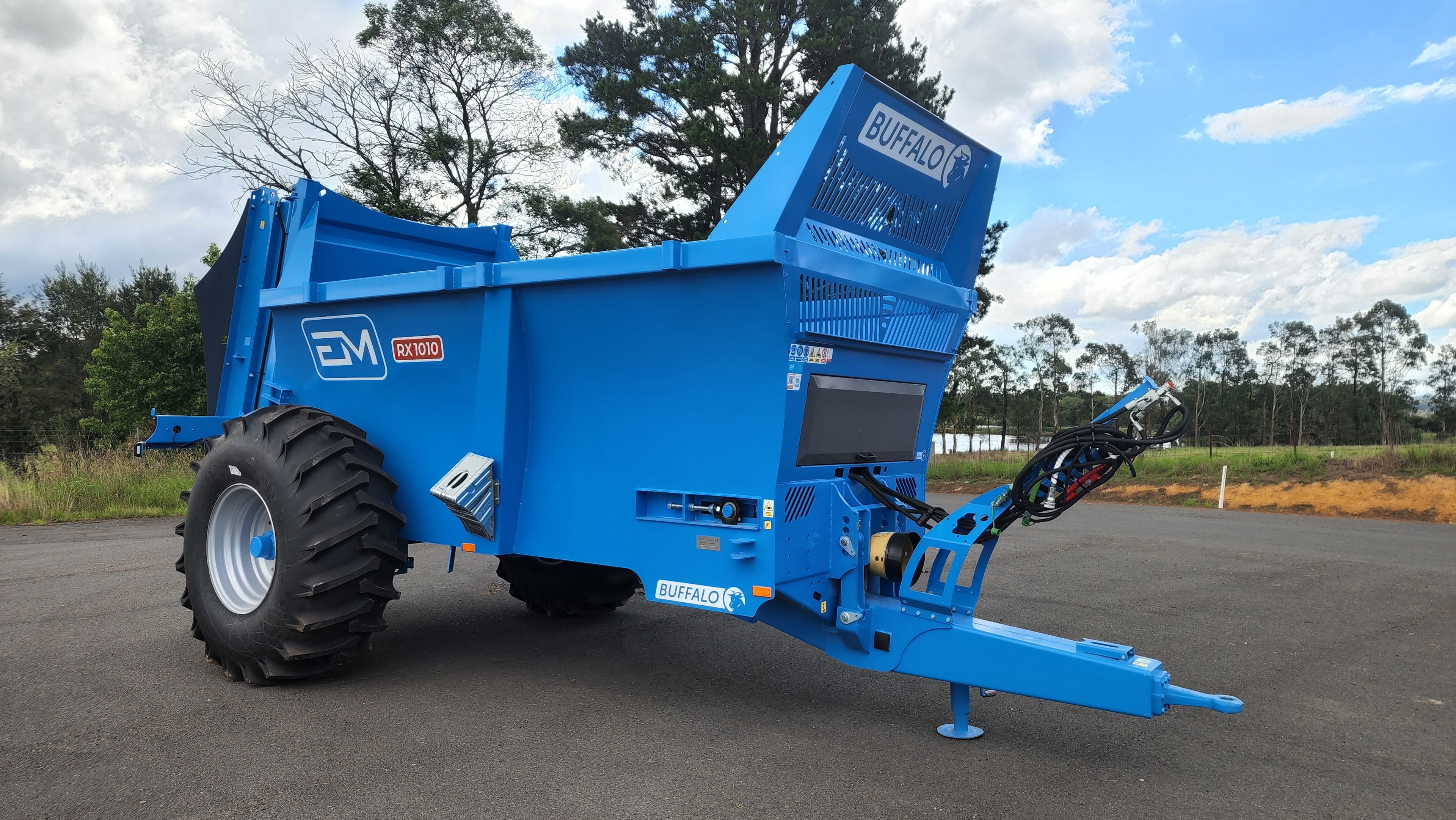 Buffalo RX-1010 Manure Spreader