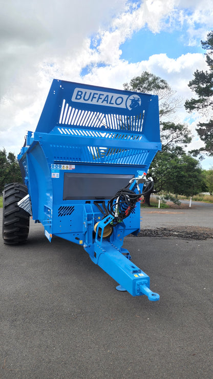 Buffalo RX-1010 Manure Spreader