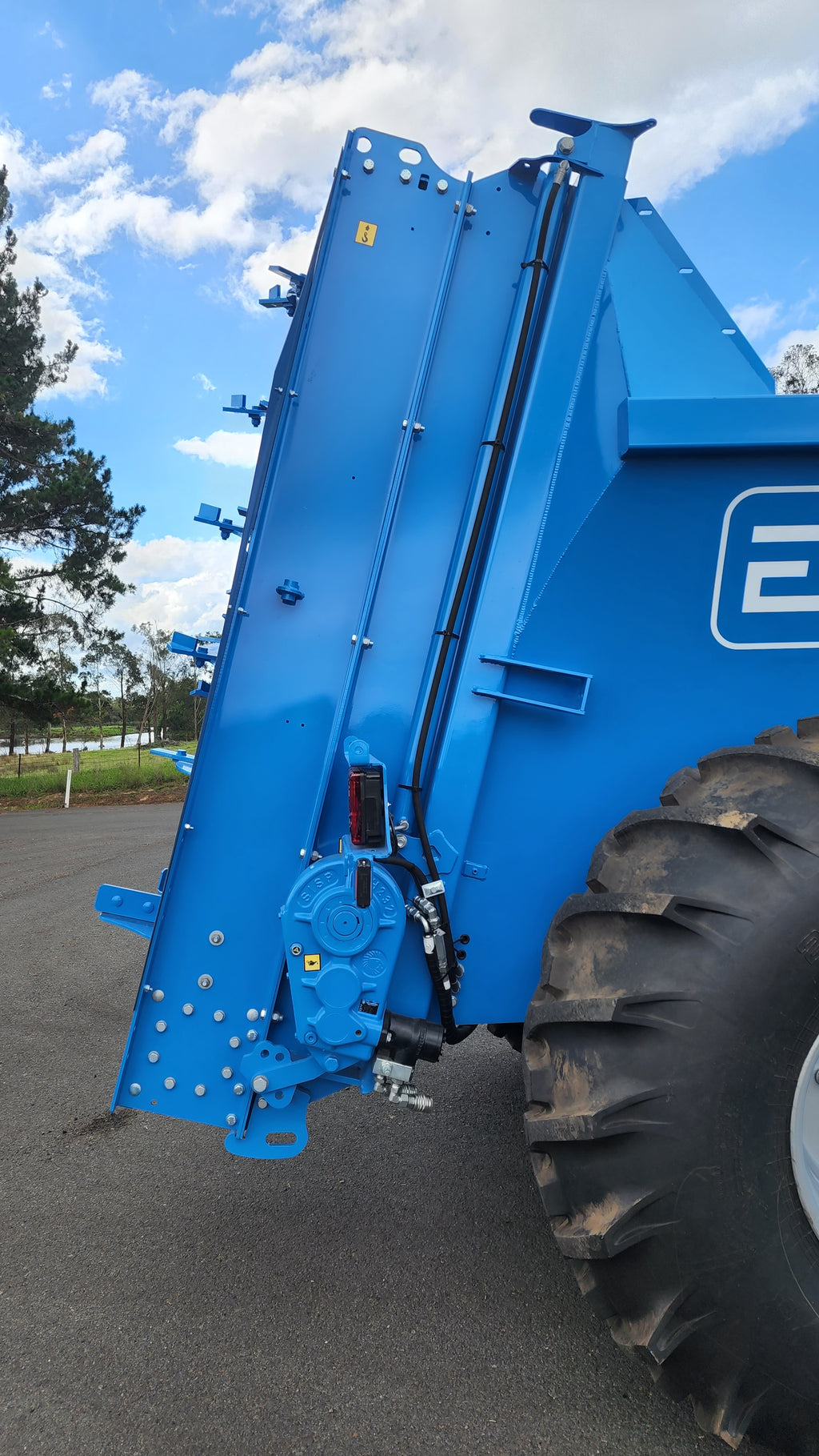 Buffalo RX-1010 Manure Spreader