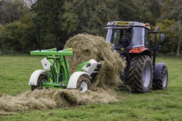 Bale Unroller Hay Handler for Feedlot – Trailed